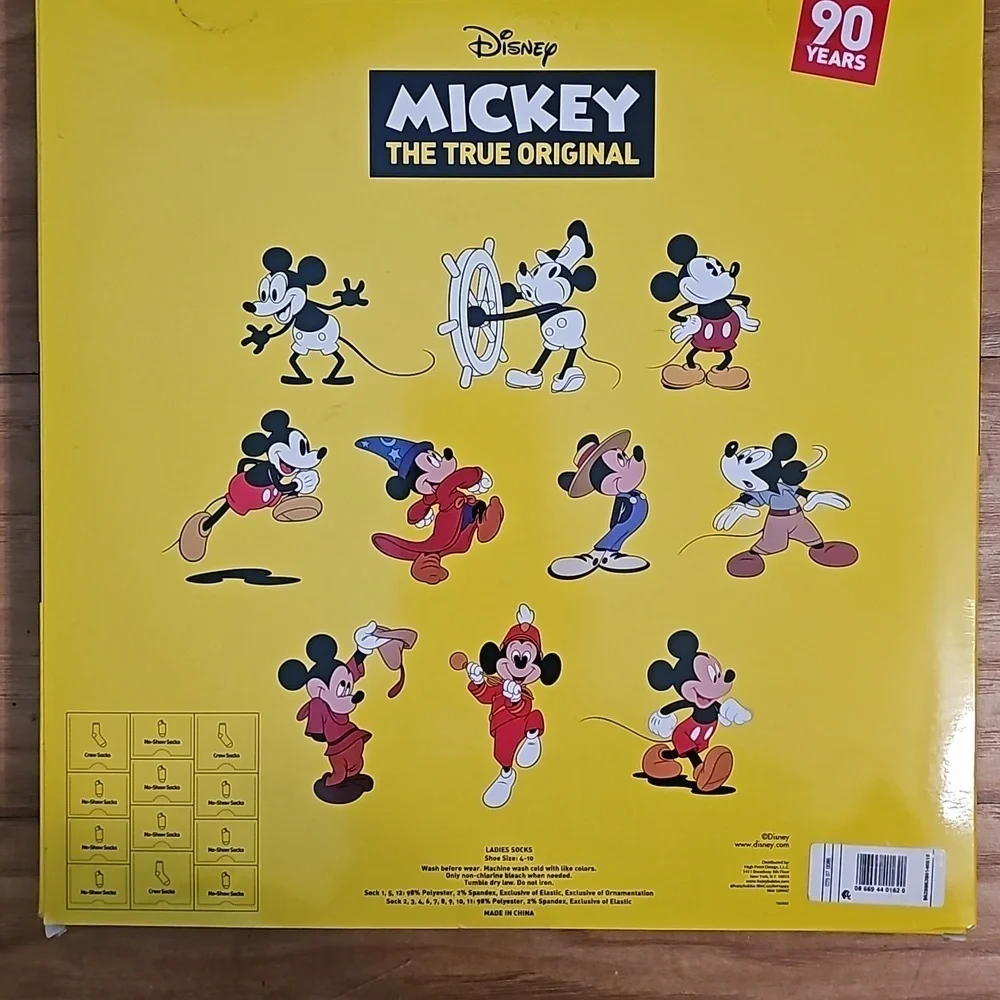 NEW Disney Mickey Mouse 90 Years Women’s 12 Days of Socks Gift Set – Size 4–10 - Picture 3 of 3